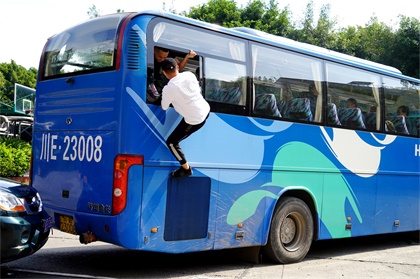 交通事故应急演练 001.jpg