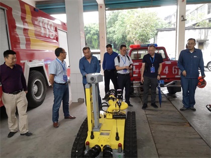 泸州市应急局指挥中心调研泸天化应急管理工作