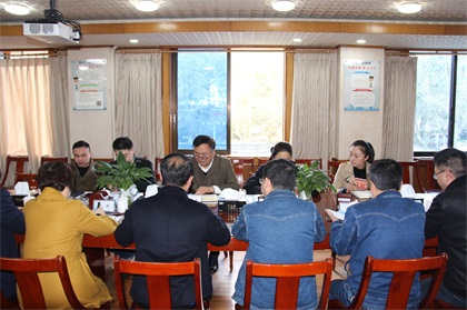 泸州市总工会党组书记、常务副主席钟华贵一行到泸天化股份公司调研