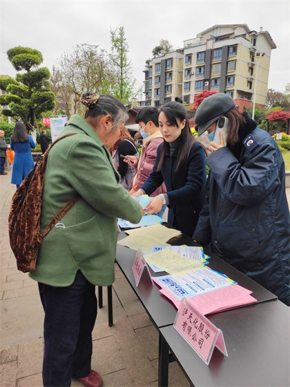 泸天化股份公司开展世界水日、中国水周宣传活动