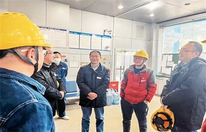 泸天化上下同心全力以赴保绿源醇开车成功