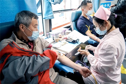 泸天化股份公司开展无偿献血活动