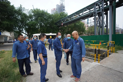 泸天化股份公司总经理赵永清率队到一线检查指导疫情防控工作