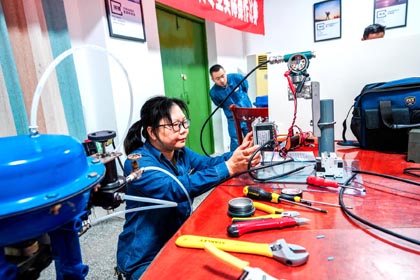 泸天化股份公司开展2022年仪表专业实际操作比赛