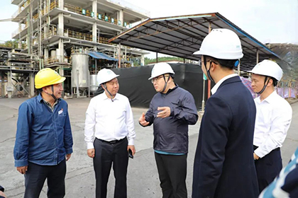 纳溪区委书记谭荣兵一行到油脂公司开展生态环境专题调研