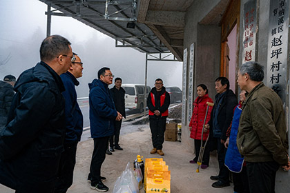 泸天化股份公司寒冬送暖助力乡村振兴谱新篇