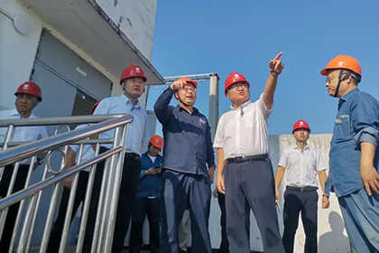 国网泸州市供电公司到泸天化化工园区西区变电所调研