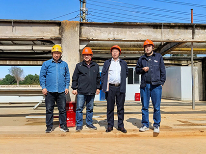 泸天化股份公司党委书记、董事长廖廷君一行到公司化工园区建设项目现场检查指导工作